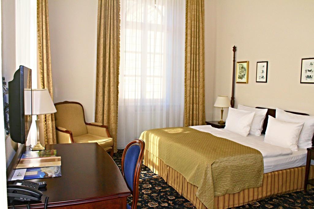 Gourmet Hotel Villa Patriot 마리안스케 라즈네 객실 사진
