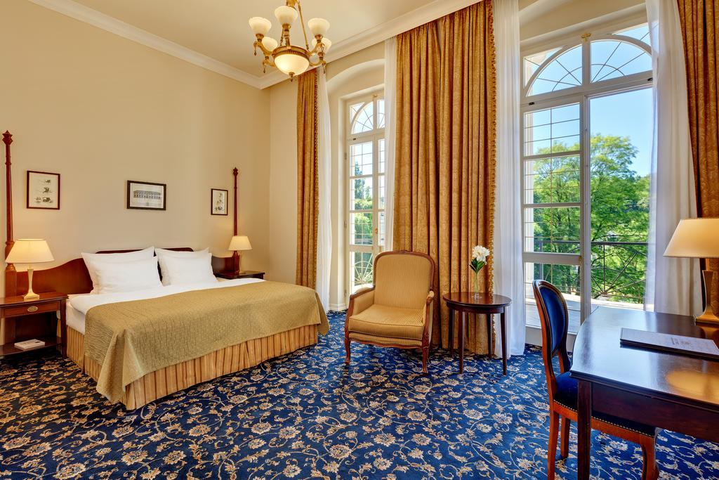 Gourmet Hotel Villa Patriot 마리안스케 라즈네 외부 사진
